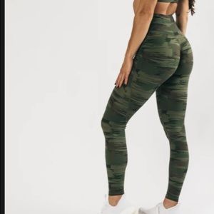 Alphalete workout leggings in Camo, Never Worn!